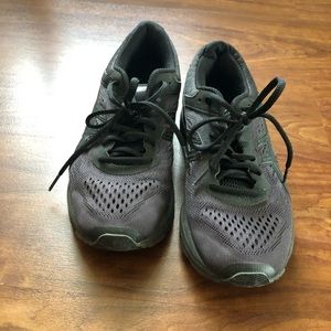 Running shoes